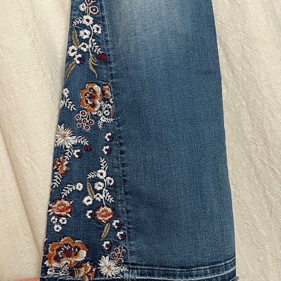 DRIFTWOOD Denim Flare Jeans with Floral Details - Picture 4 of 5